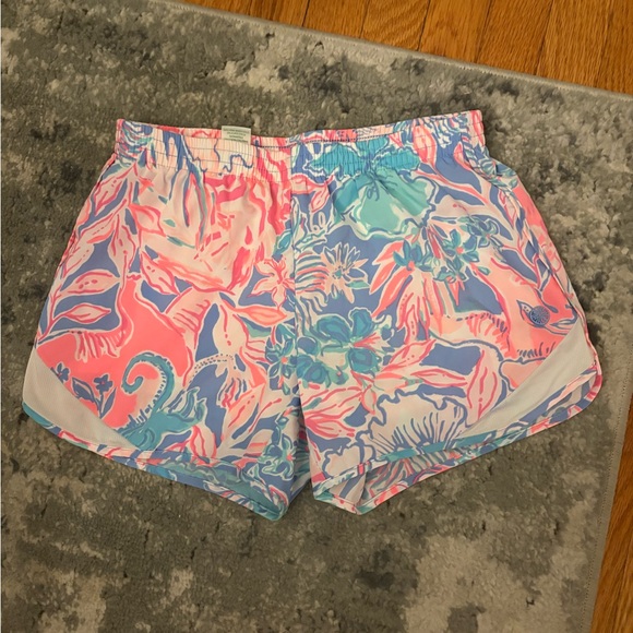 Lilly Pulitzer Luxletic Ocean Trail shorts in Blue Peri Viva La Lilly Pink, XXS - Picture 2 of 5